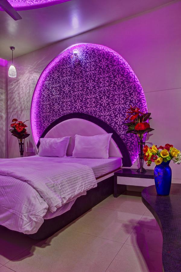 Hotel New Holiday Plaza Нашик Екстер'єр фото